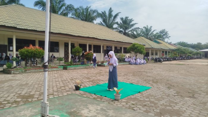 Lomba Puisi HGN 2025 Hidupkan Kreativitas Siswa MAN 1 Muaro Jambi Lomba Puisi HGN 2025 Hidupkan Kreativitas Siswa MAN 1 Muaro Jambi