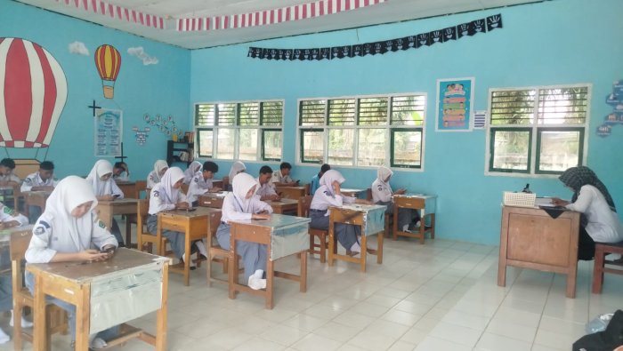 Ujian Berbasis Digital Hari Kedua Berjalan Stabil, Siswa Antusias Menyelesaikan Soal