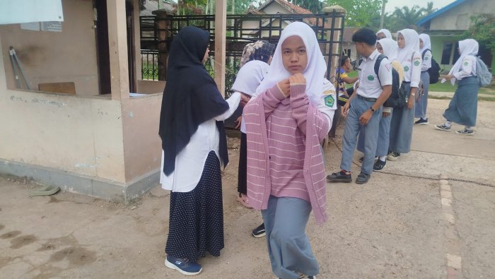 Guru Piket Tegas Jalankan Tugas di Pagi Hari