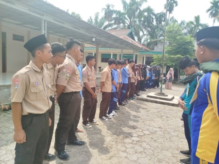 Digitalisasi Pendidikan: Guru MAN 1 Muaro Jambi Isi Sulingjar secara Daring