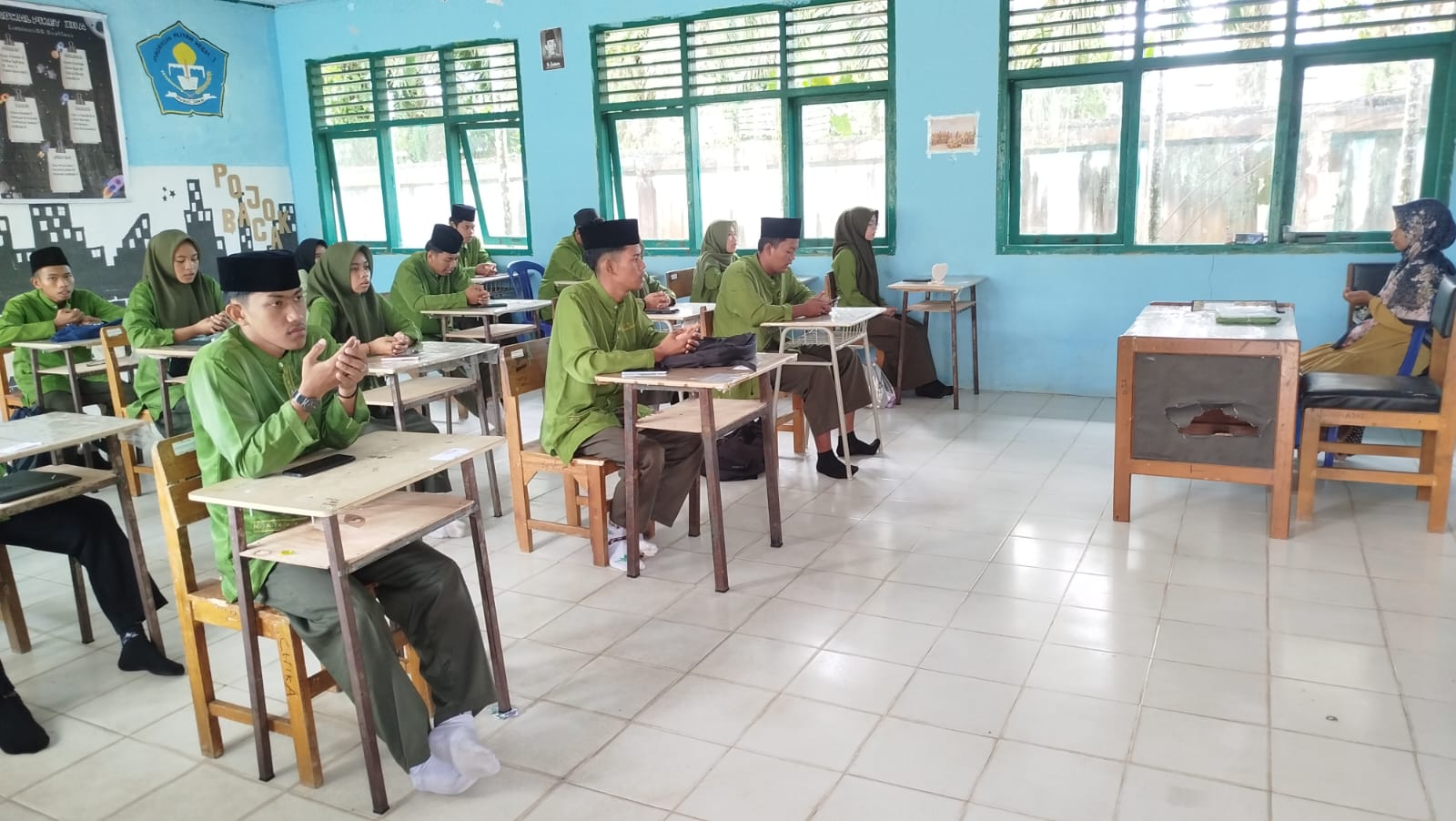 MAN 1 Muaro Jambi Laksanakan Himbauan Salawatan Sebelum KBM