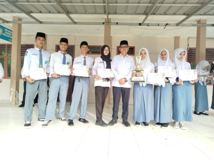Raih Juara I Festival Karya CBP Rupiah 2026, MAN 1 Muaro Jambi Perkuat Peran Madrasah sebagai Agen Perubahan Raih Juara I Festival Karya CBP Rupiah 2026, MAN 1 Muaro Jambi Perkuat Peran Madrasah sebagai Agen Perubahan
