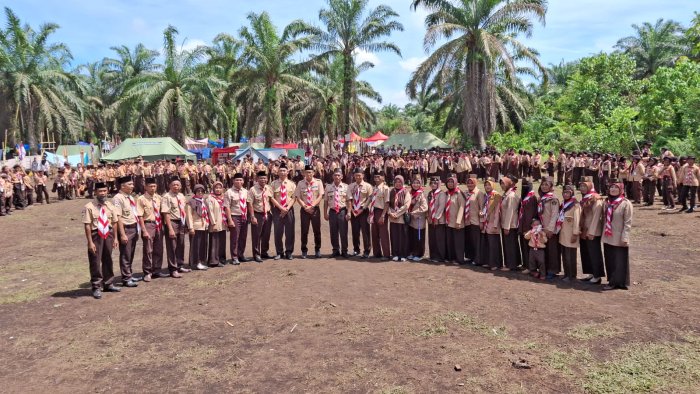 Pembina Pramuka Putri MAN 1 Muaro Jambi Lembur Demi Persiapan Perata 2025