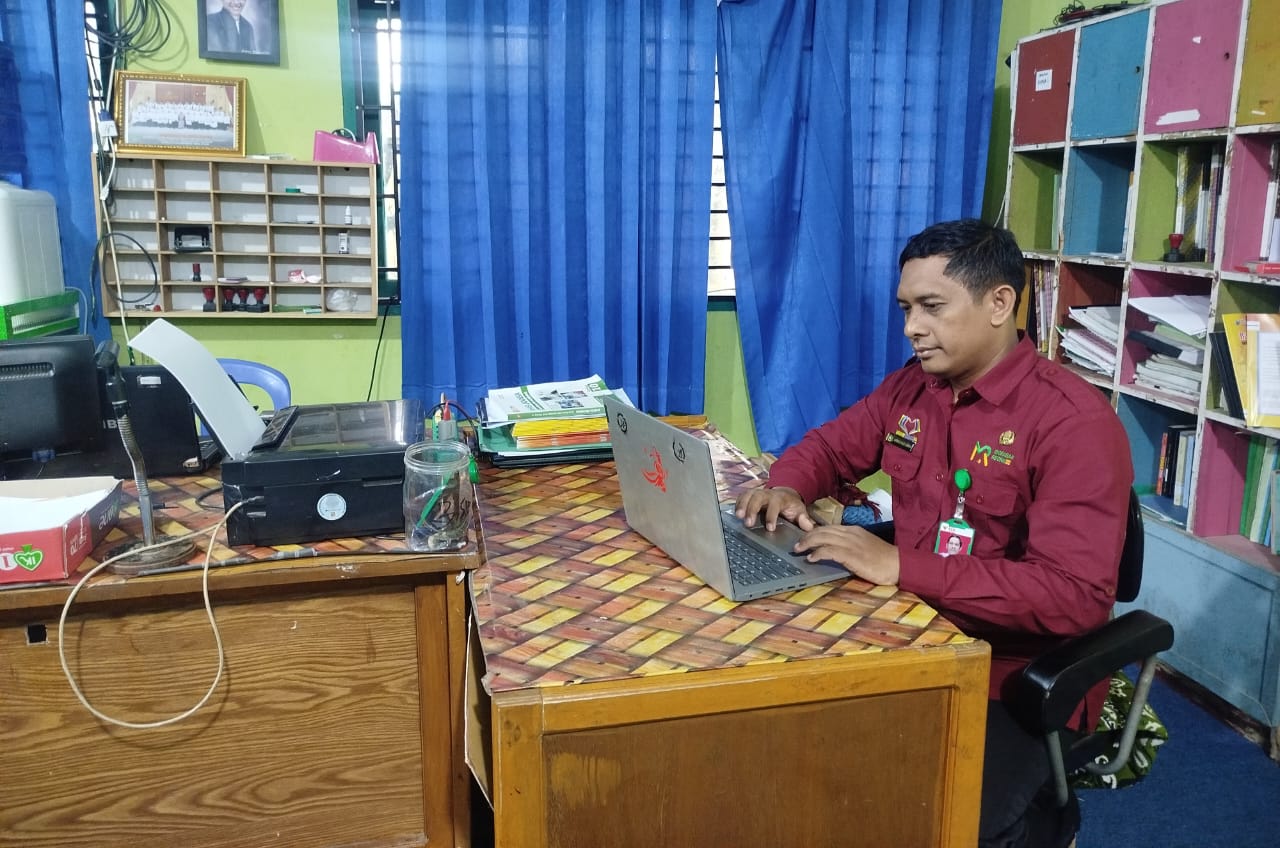 Dua Tenaga Kependidikan MAN 1 Muaro Jambi Ikuti Simulasi SKTT CPPPK Tahap 2 Dua Tenaga Kependidikan MAN 1 Muaro Jambi Ikuti Simulasi SKTT CPPPK Tahap 2