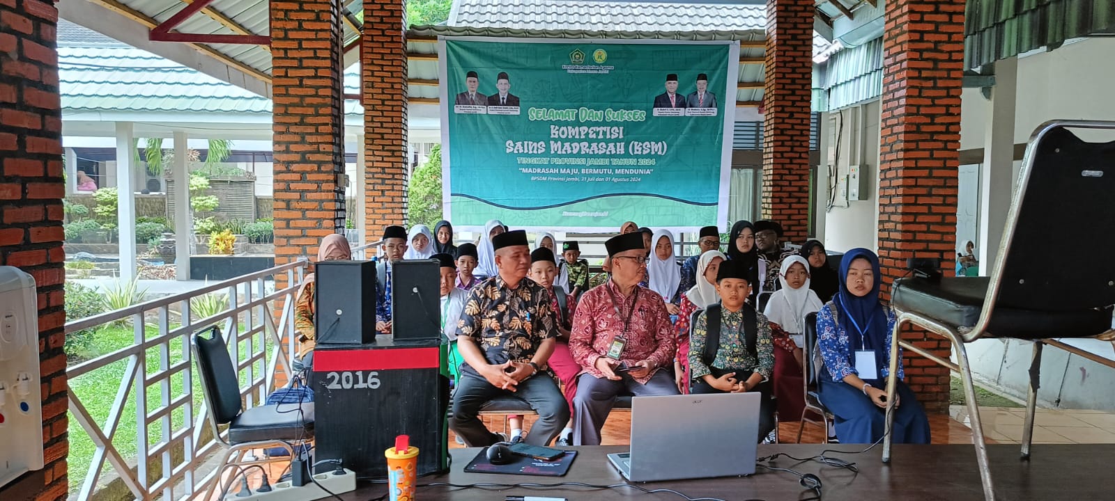 Peserta KSM MAN 1 Muaro Jambi Hadiri Acara Pembukaan KSM Tingkat Provinsi Tahun 2024