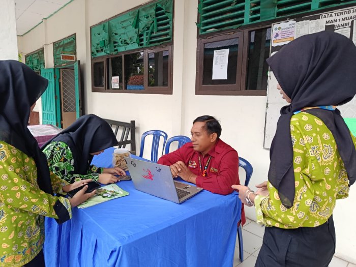 Panitia ASAS MAN 1 Muaro Jambi Sediakan Layanan Pembelian Data bagi Siswa