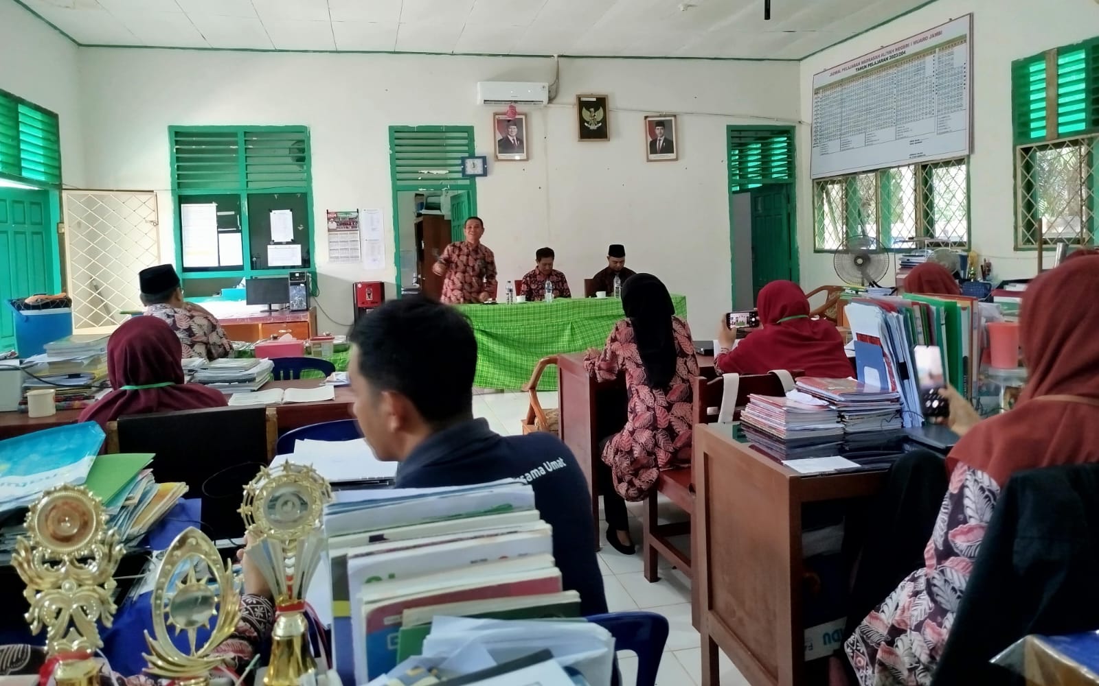 Pengawas MAN 1 Muaro Jambi Lakukan Pembinaan Sekaligus Desiminasi