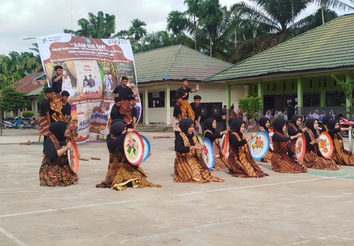 Siswa MAN 1 Muaro Jambi Matangkan Evaluasi Menjelang Ujian Praktik Seni