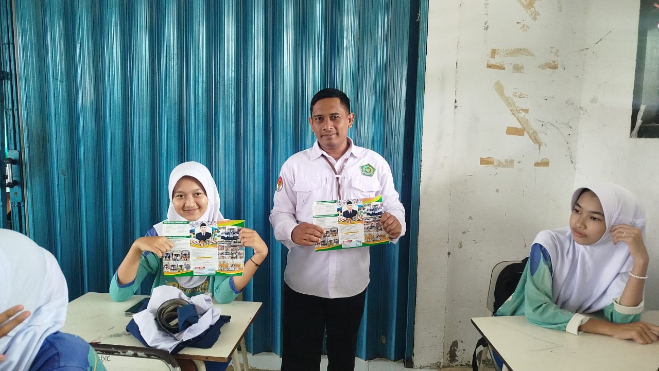 TIM 2 PPDB MAN 1 MUaro Jambi Sukses Laksanakan Sosialisasi