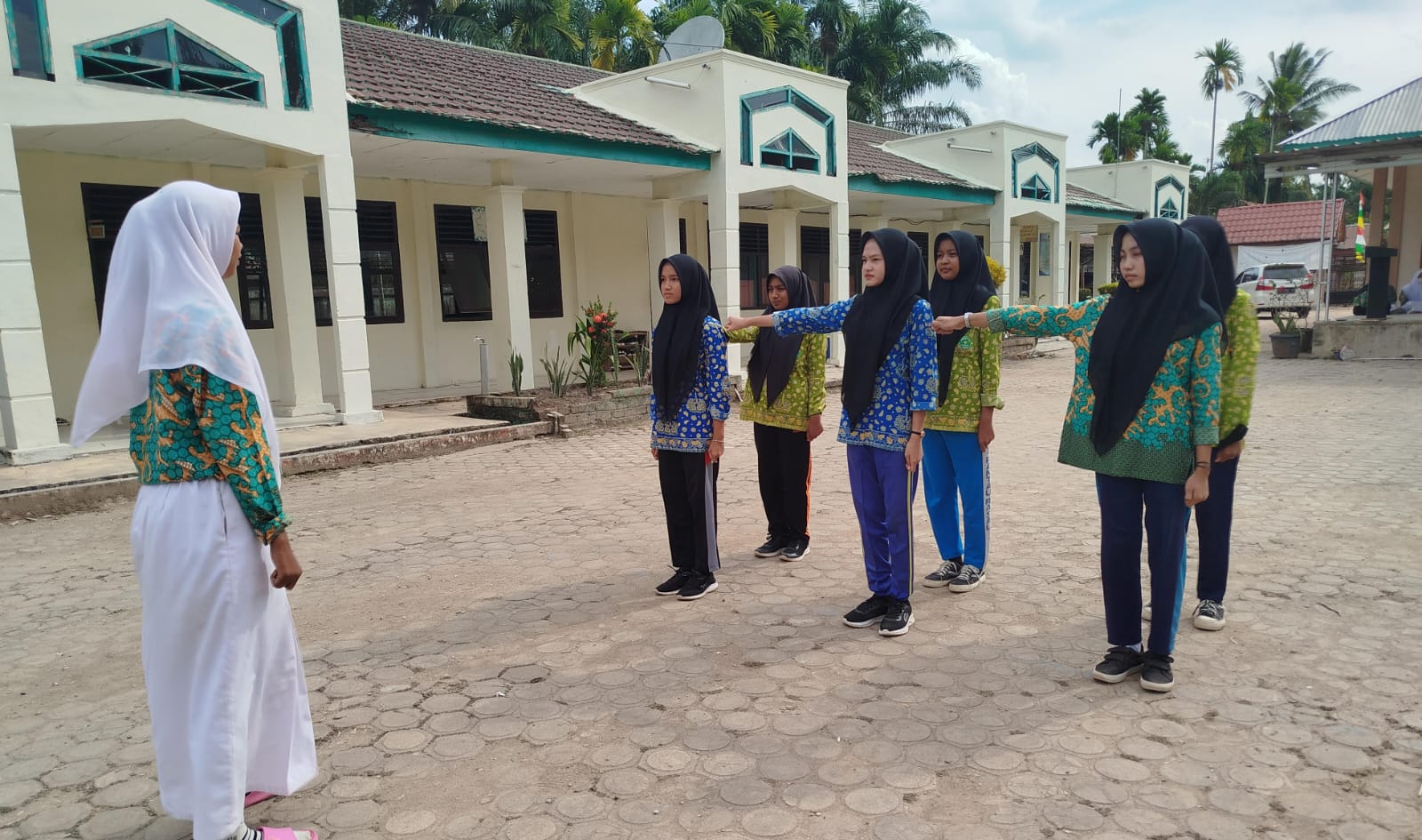 Aktivitas Kegiatan Ekstrakurikuler Paskibraka di MAN 1 Muaro Jambi