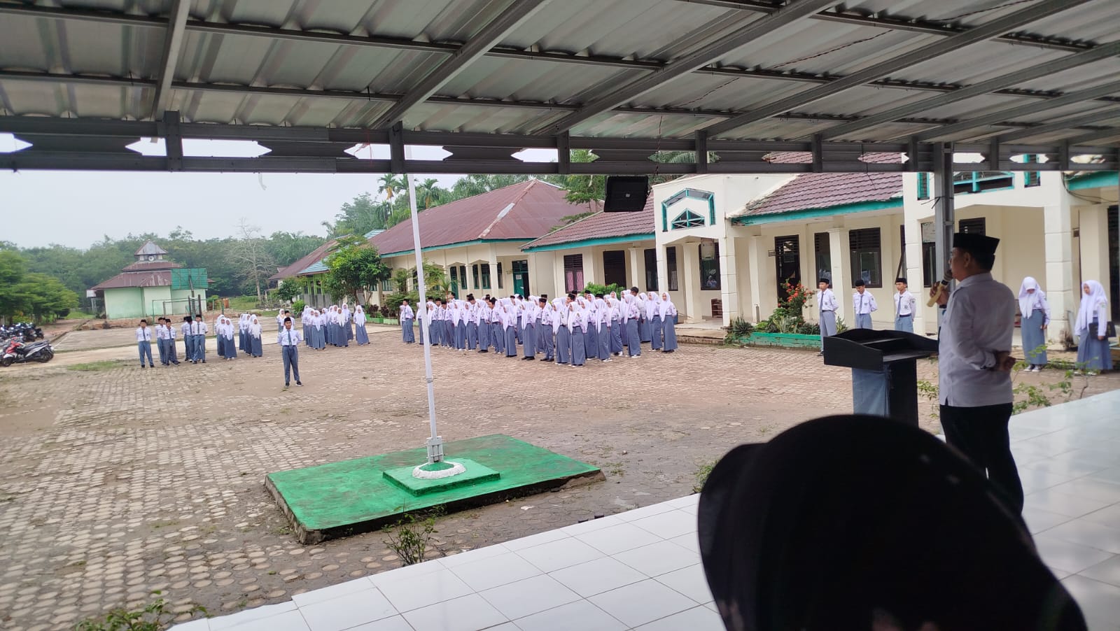 Upacara Terakhir Siswa Kelas XII MAN 1 Muaro Jambi TP 2024/2025