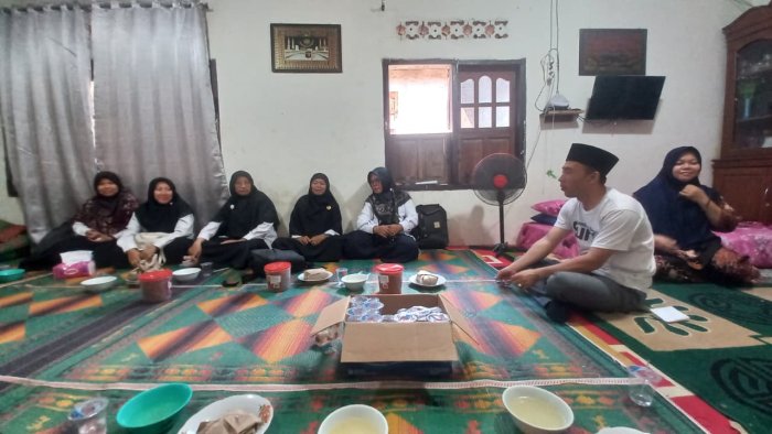 Wujud Solidaritas, Guru dan Tendik MAN 1 Muaro Jambi Takziah ke Rumah Keluarga Amri