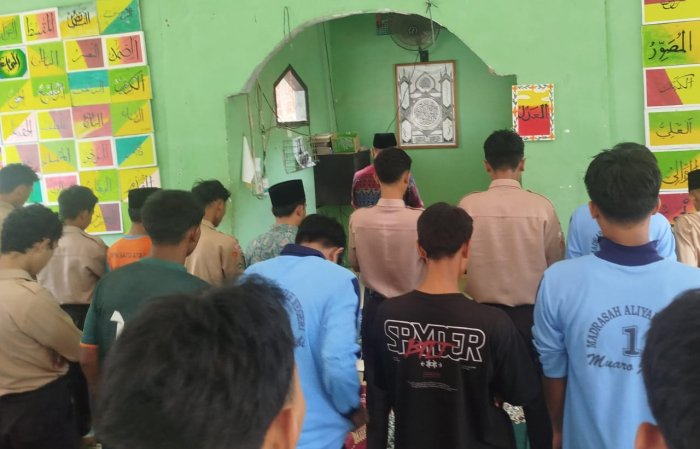 MAN 1 Muaro Jambi Terapkan Full Day School, Siswa Laksanakan Salat Jumat di Masjid Nurul Hassanah