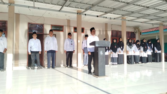 Bijak Gunakan AI, Pesan Pembina Upacara di MAN 1 Muaro Jambi