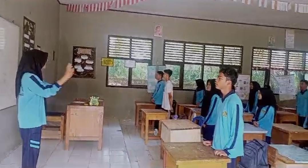 Pembiasaan Menyanyikan Lagu Kebangsaan di MAN 1 Muaro Jambi
