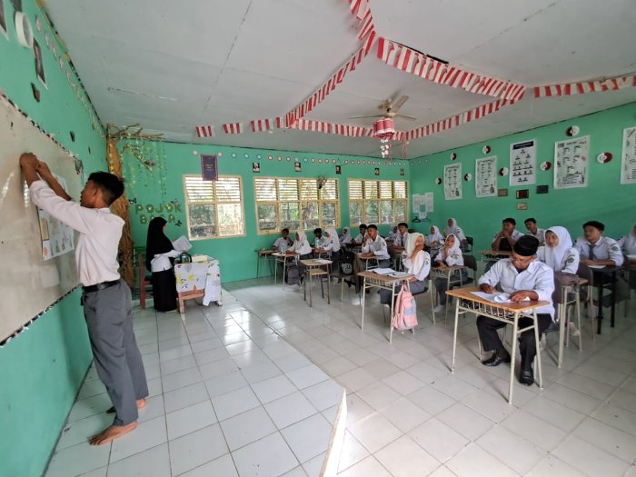Hj. Nurgayah Masuk Final Lomba Guru Mengajar, Kepala Madrasah Beri Apresiasi