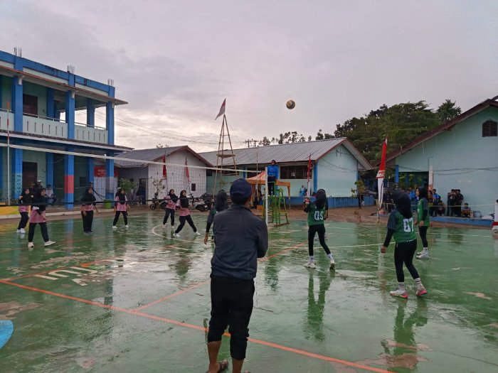 MAN 1 Muaro Jambi Raih Kemenangan Tipis di Turnamen Bola Voli SMA N 13 Kota Jambi