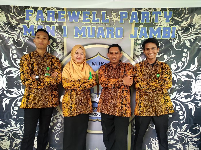 Batik Jadi Identitas, MAN 1 Muaro Jambi Tegaskan Aturan Berpakaian Siswa