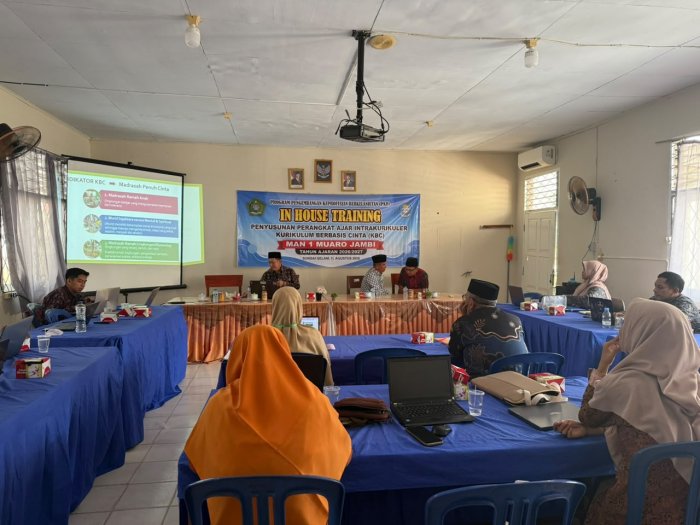 MAN 1 Muaro Jambi Gelar IHT, Tingkatkan Kompetensi dan Profesionalisme Guru MAN 1 Muaro Jambi Gelar IHT, Tingkatkan Kompetensi dan Profesionalisme Guru