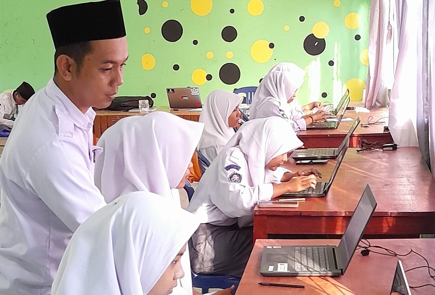 ANBK Di MAN 1 MUaro Jambi Berjalan Lancar