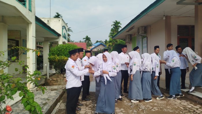 Halal Bihalal di MAN 1 Muaro Jambi Perkuat Kebersamaan Warga Madrasah