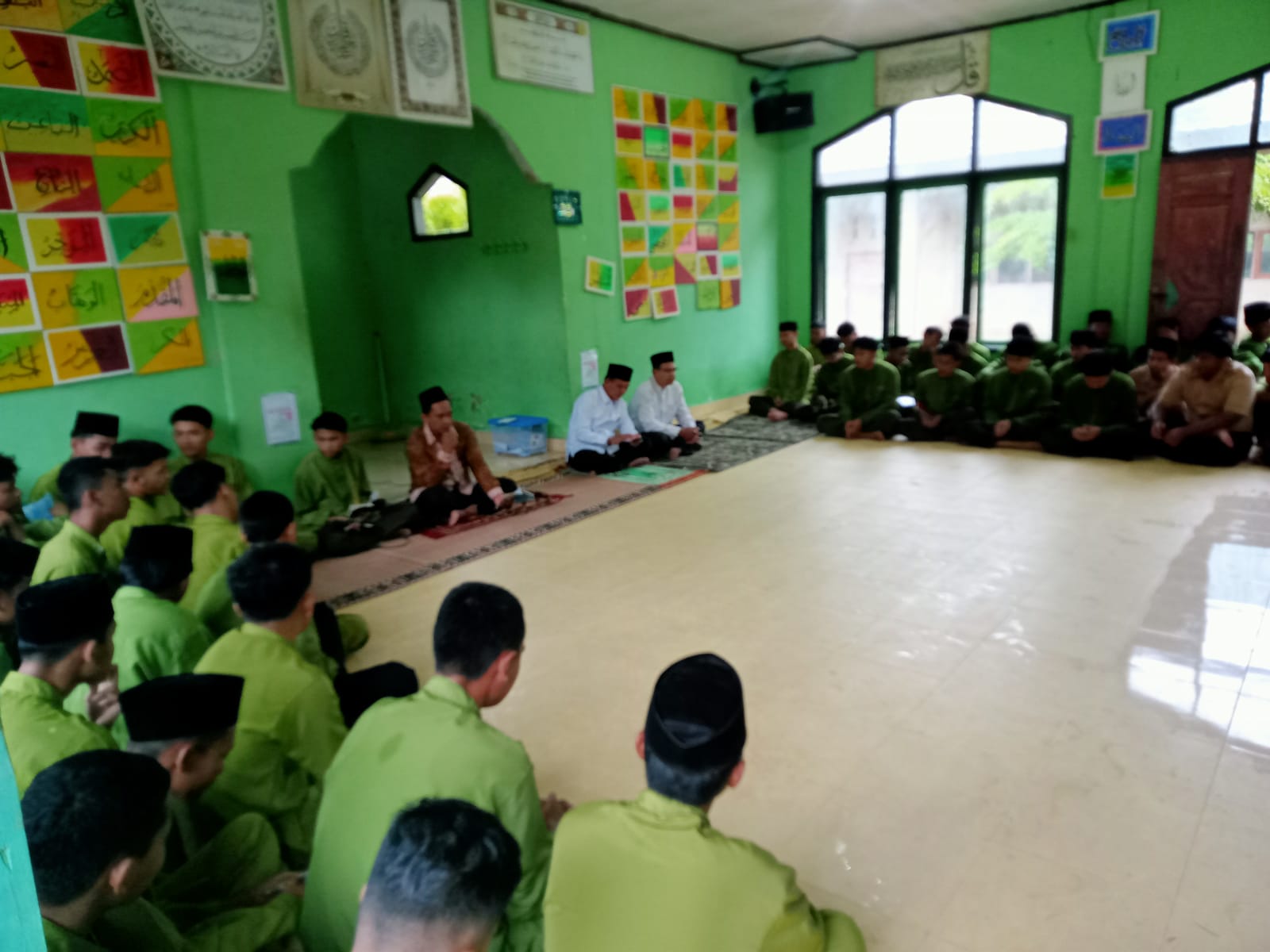 Siswa Kelas XIC Pimpin Pembacaan Tahlil dan Yasin