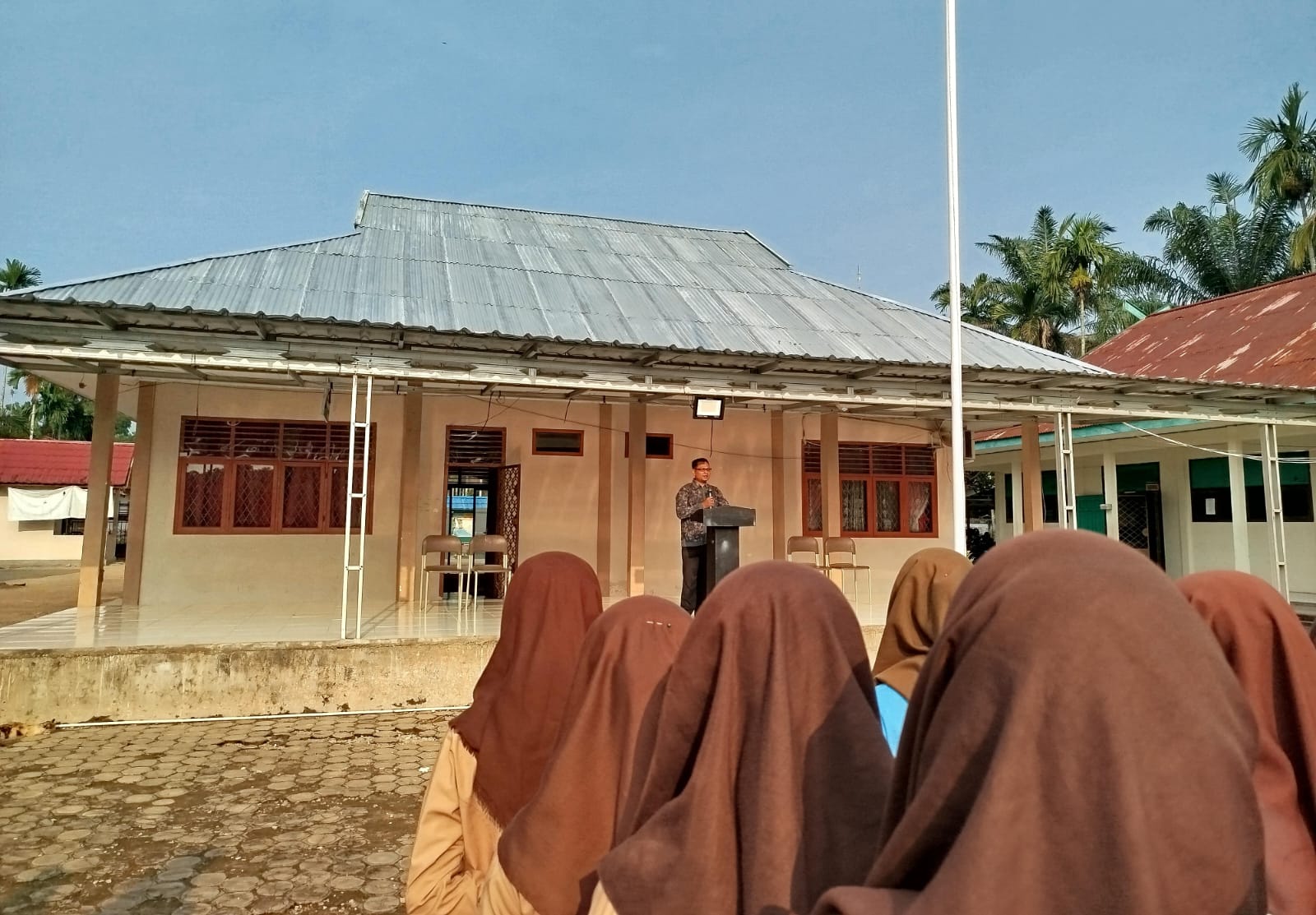 Jelang Debat Kandidat Wakur Berikan Arahan