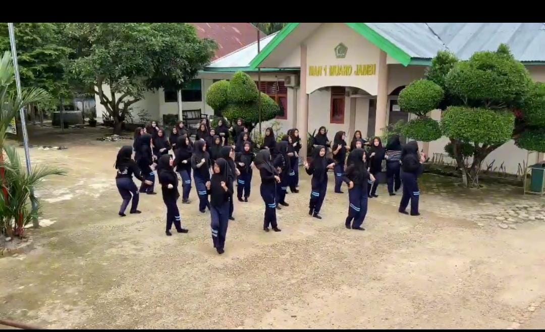 Kegiatan Ekstrakurikuler Aktif dalam Membuat Konten-Konten Kesenian