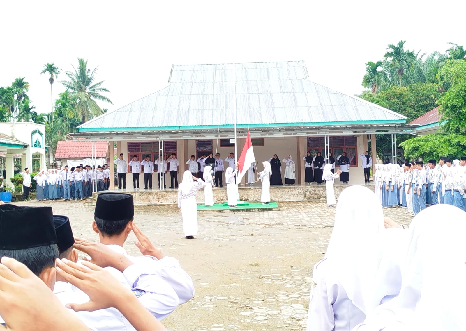 Pembina Upacara Tekankan Pentingnya Kedisiplinan Pembina Upacara Tekankan Pentingnya Kedisiplinan