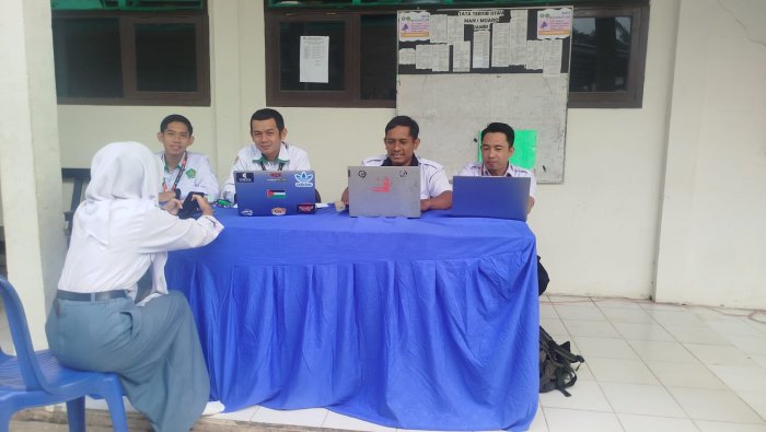 Panitia ASAS MAN 1 Muaro Jambi Bergerak Cepat Tangani Kendala Siswa