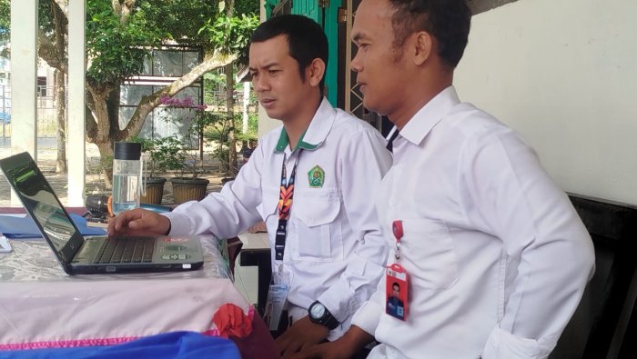 ASN MAN 1 Muaro Jambi Susun Laporan Bulanan untuk Dilaporkan ke Kemenag