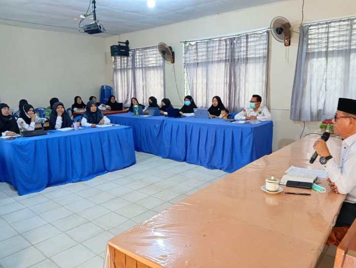 Bahas Evaluasi Daring dan KOMPAS, Kepala MAN 1 Muaro Jambi Pimpin Rapat Bersama Guru