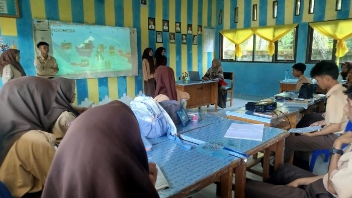 Aksi Mengajar Inovatif Hj. Nurgayah Curi Perhatian Dewan Juri Lomba Guru Madrasah