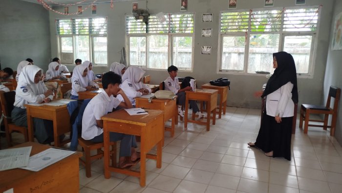 Kembali Mengajar, Sri Mahmudah Tunjukkan Semangat Baru Pasca Cuti Melahirkan Kembali Mengajar, Sri Mahmudah Tunjukkan Semangat Baru Pasca Cuti Melahirkan