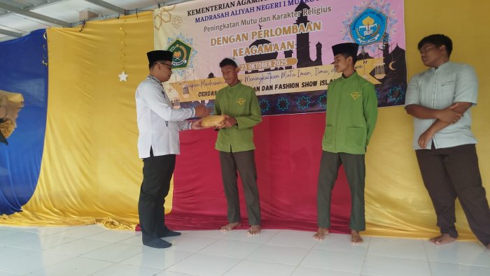 Semarak Hari Santri di Sungai Gelam: Suara Adzan Menggema Raih Juara