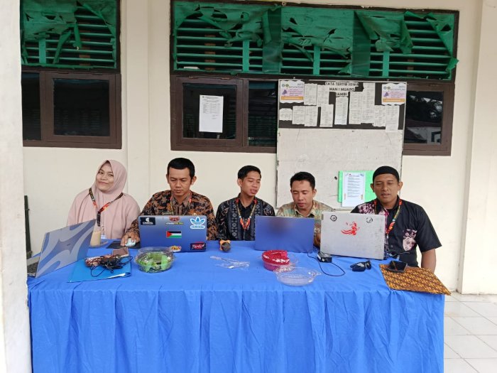 Ruang Ujian Disterilkan, Panitia UM MAN 1 Muaro Jambi Mulai Persiapan Matang