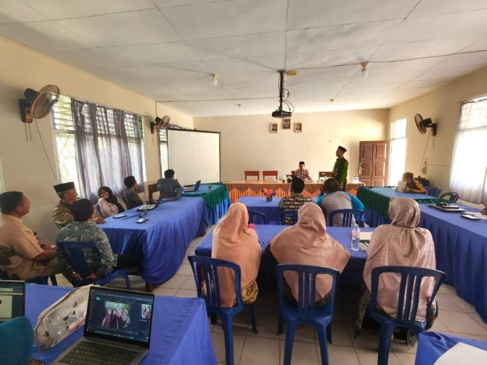 Rapat SAT MAN 1 Muaro Jambi Berlangsung Hangat dan Penuh Kekeluargaan