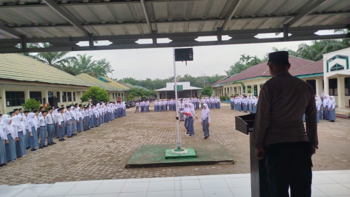 Amanat Singkat Berisi Teguran, Ipda Ibnu Ingatkan Siswa Soal Tawuran dan Bahaya Narkoba