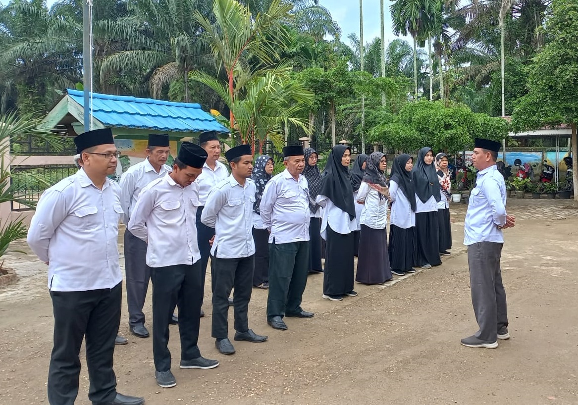Kepala Madrasah Minta Seluruh GTK dan Siswa MAN 1 Muaro Jambi Aktif Sosialisasikan Larangan Judi Online