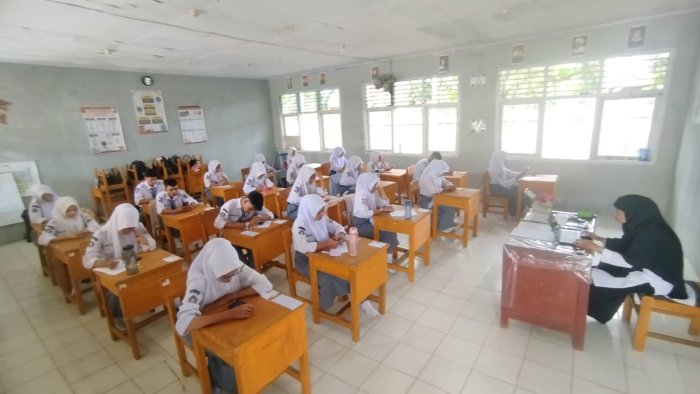 Guru MAN 1 Muaro Jambi Terima Jadwal Pengawas ASAT Guru MAN 1 Muaro Jambi Terima Jadwal Pengawas ASAT